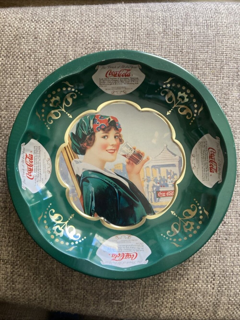 Vintage Coca-Cola Collectors Serving Tin Tray Green